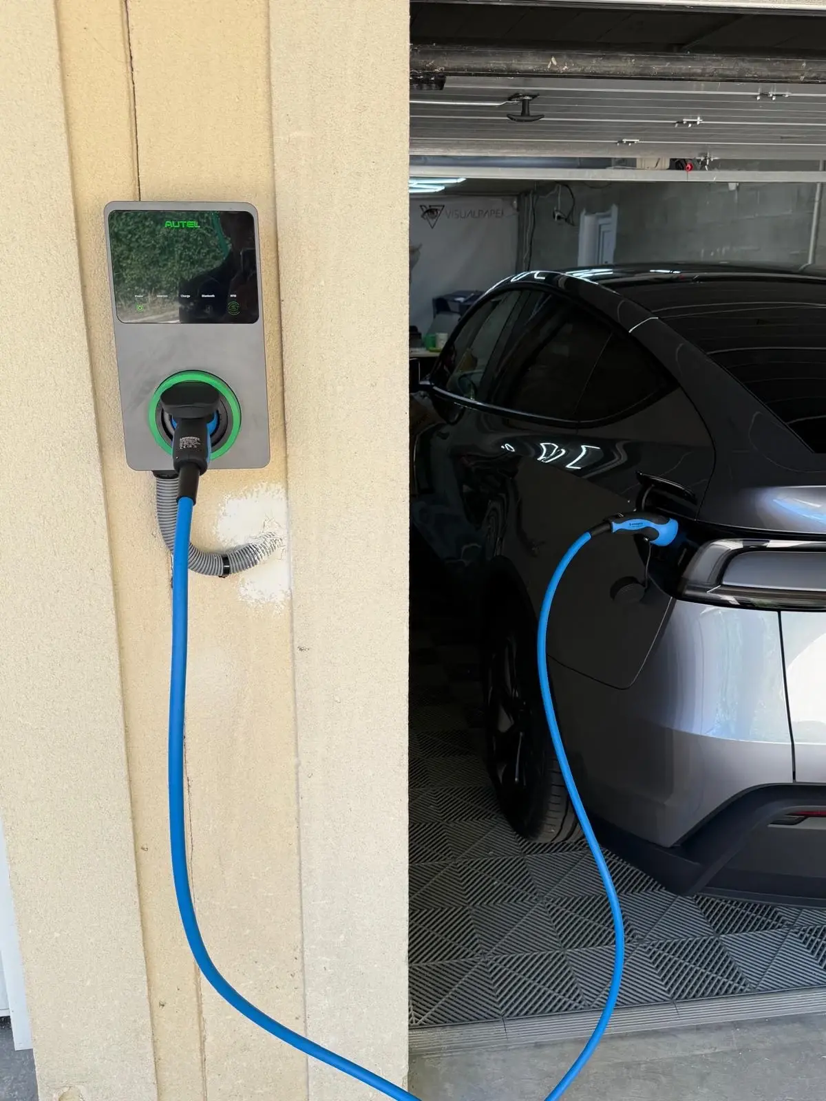 Borne de recharge installée à Levallois-Perret